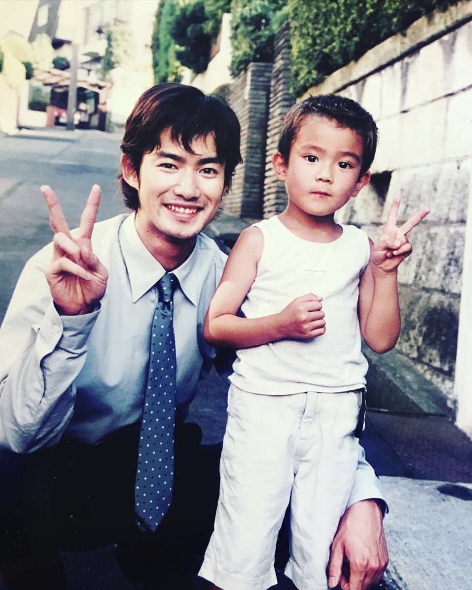 20年前の竹野内豊と新田真剣佑みたいだけど竹野内豊だけ時止まってない