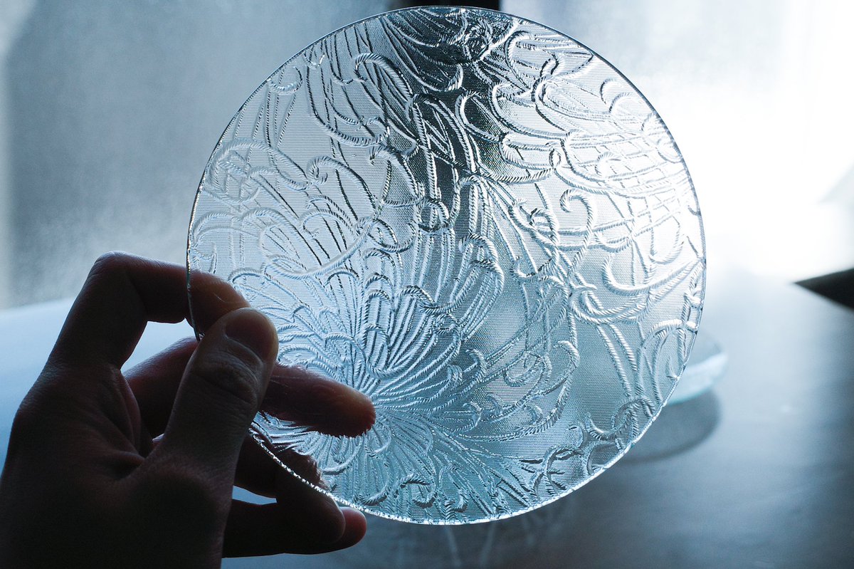 今年に入り、旭屋ガラス店さんで注文していた昭和型ガラスのお皿が届いた