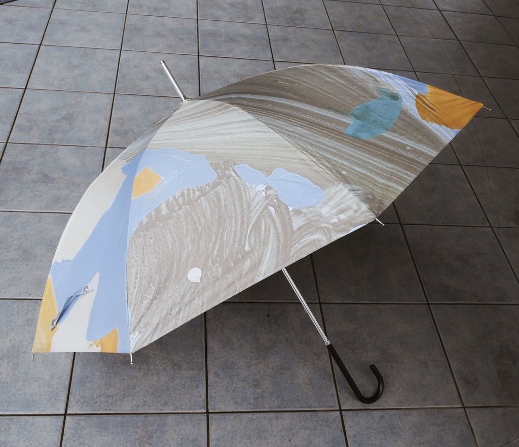 友人に伝えたら早速自分の絵でオーダーしてて素敵だったので同じものを作ってもらった☂️ 