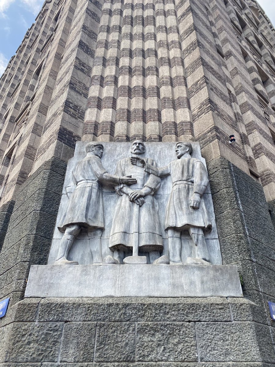 ついにアムステルダムのなんでやねんの実物を観たことをここに報告いたします