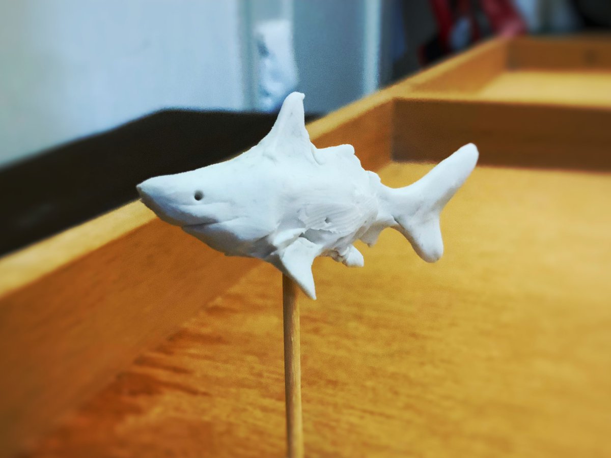 1RTにつき1匹油粘土でサメ作ります 