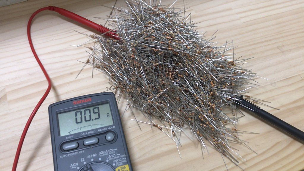 世界一複雑な合成抵抗が完成した気がする 