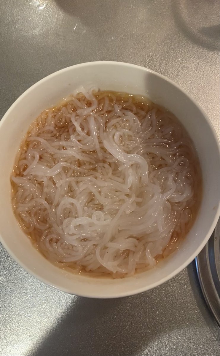 酢大さじ4、醤油大さじ2、白だし小さじ1、ごま油大さじ1混ぜるだけ