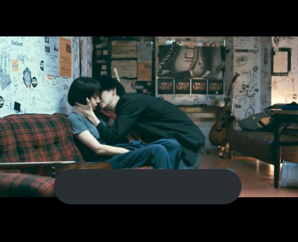 キスする時に首や頬に手を添えるのめちゃくちゃ良くない