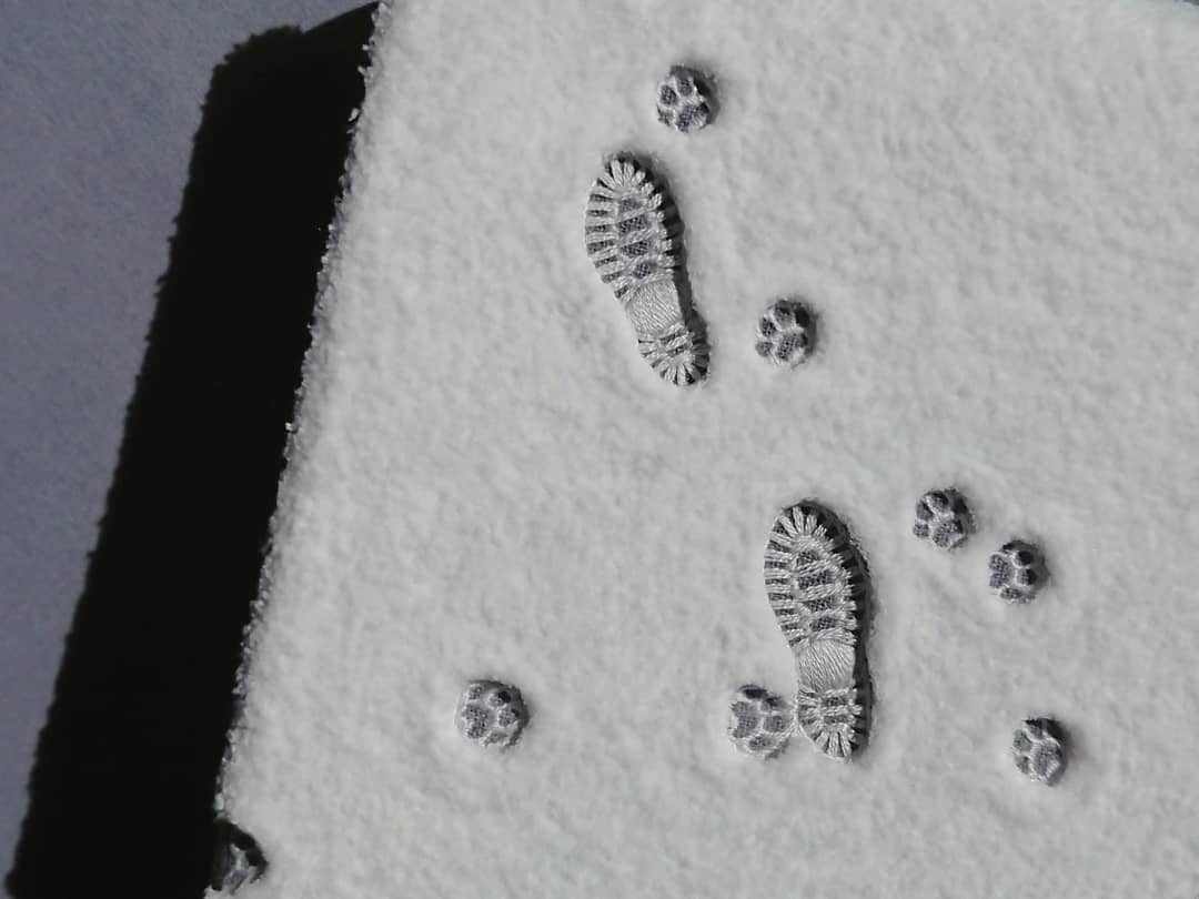 新雪を踏む Step on fresh snow #刺繍 