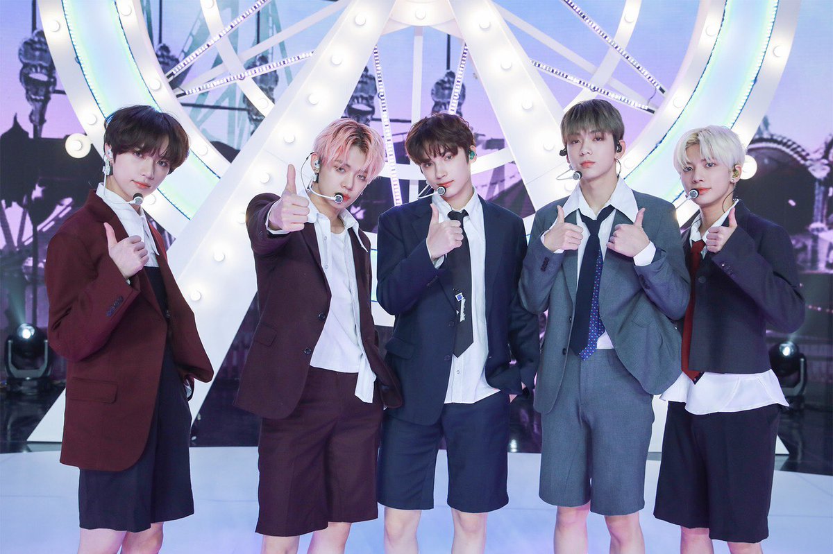 明日9時30分～、#WEニュース🌏   いま世界も注目する5人組 TOMORROW X TOGETHERが リモート生出演✨  息ピッタリのシンクロダンスを生披露🕺 話題の最新曲「#5時53分の空で見つけた君と僕」スッキリ独占のSPパフォーマンス映像公開🎡  #TOMORROW_X_TOGEHTER  #TXT  #BlueHour  #スッキリ 