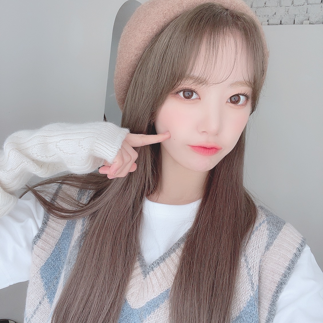 2020년도 너무 너무 고마웠어요  영원히 위즈원 사랑해요 :) 2021년도 잘 부탁해용🐱  2020年本当にありがとう 永遠にWIZ*ONE愛してます :) 2021年もよろしくね🐱  #사쿠라Dream #さくら #宮脇咲良 #IZONE #아이즈원 #アイズワン 