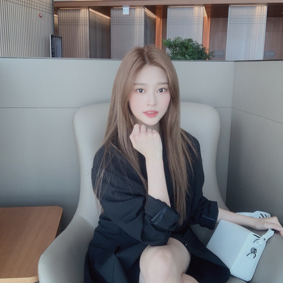 이 사진 올린 적 없죠..?!  この写真アップしたことないでしょう..?!  #민주Dream #ミンジュ #IZONE #아이즈원 #アイズワン 