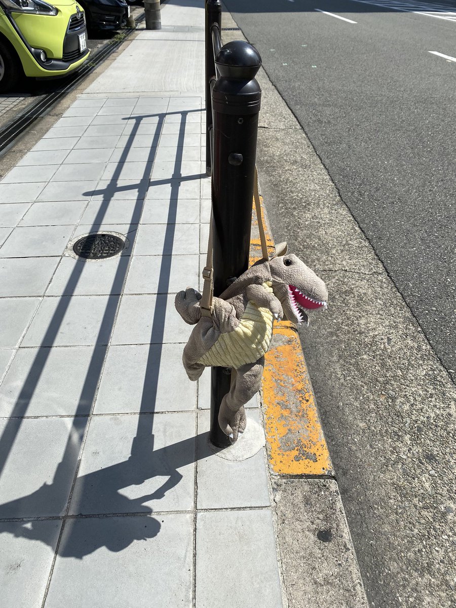 【拡散希望】 本日6月14日(月)大阪市内の玉造筋にて恐竜のぬいぐるみ素材のリュックが落ちてました