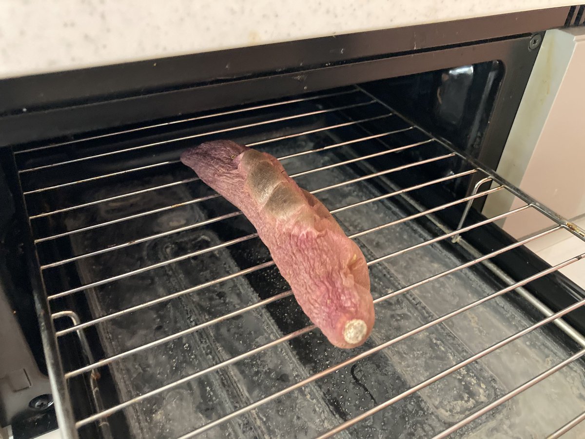 新居確認しにきたら前の人が焼いた芋が残ってたんだがwwwwwwwwwww