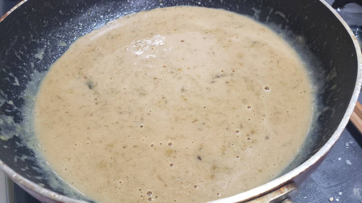 実は『ごはんですよ』は商品名完全無視して『パスタ』に使うのがマジでヤバい旨い  バター10g、ごはんですよ大さじ1半、三倍濃縮麺つゆ大さじ1弱、豆乳100cc温め  塩で茹でたパスタ100gと山葵4センチ入れ温め和え、小葱で海苔わさびクリームパスタ  今からお前の名は【パスタですよ】だよ