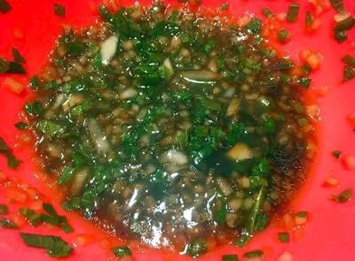 これからが美味しいトマトは大葉と玉葱と一緒にカルパッチョにすると最高です