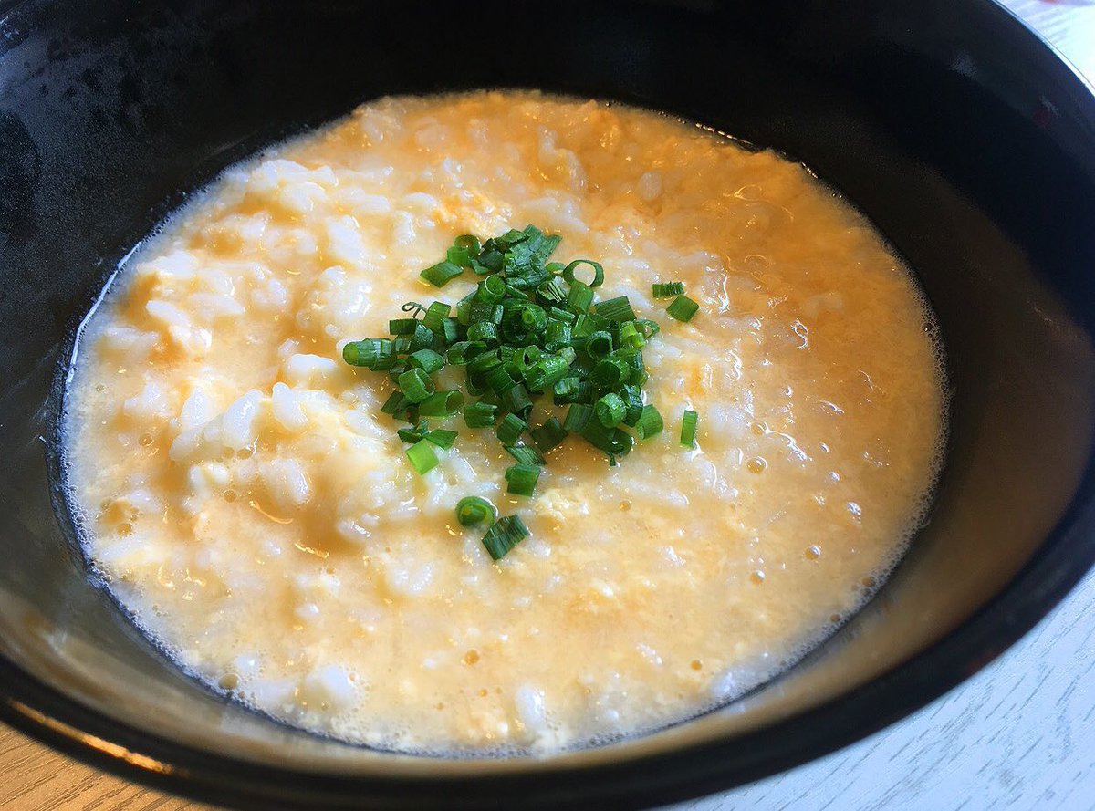 ガスもねぇ、やる気もねぇ、洗い物もしたくねぇ、材料もそれほど冷蔵庫にねぇって時はレンジで卵雑炊作るしかねぇっす ご飯に卵、白だし入れてチンするだけで出来る優しい味 胃が疲れ気味だったり二日酔いの時なんかにかなり使えます もちろん味も旨い、レシピはこちら