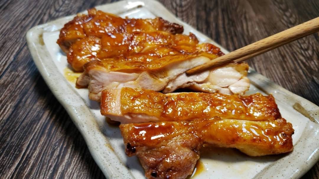 本当に美味しいテリヤキチキンが食べたい方、是非この方法で一度試してみてください  『至高の照り焼き』  材料はいつもの通りなのにこんなに旨くなるのか…とビビるくらいの旨さです  鶏肉は下処理でここまでうまくなる