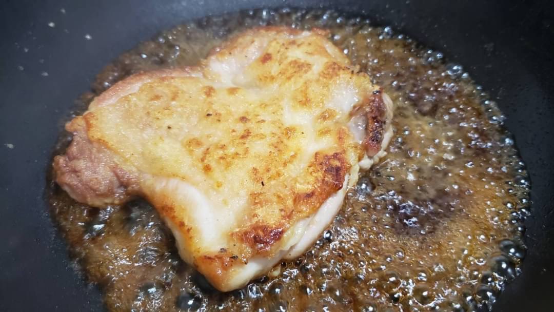 本当に美味しいテリヤキチキンが食べたい方、是非この方法で一度試してみてください  『至高の照り焼き』  材料はいつもの通りなのにこんなに旨くなるのか…とビビるくらいの旨さです  鶏肉は下処理でここまでうまくなる