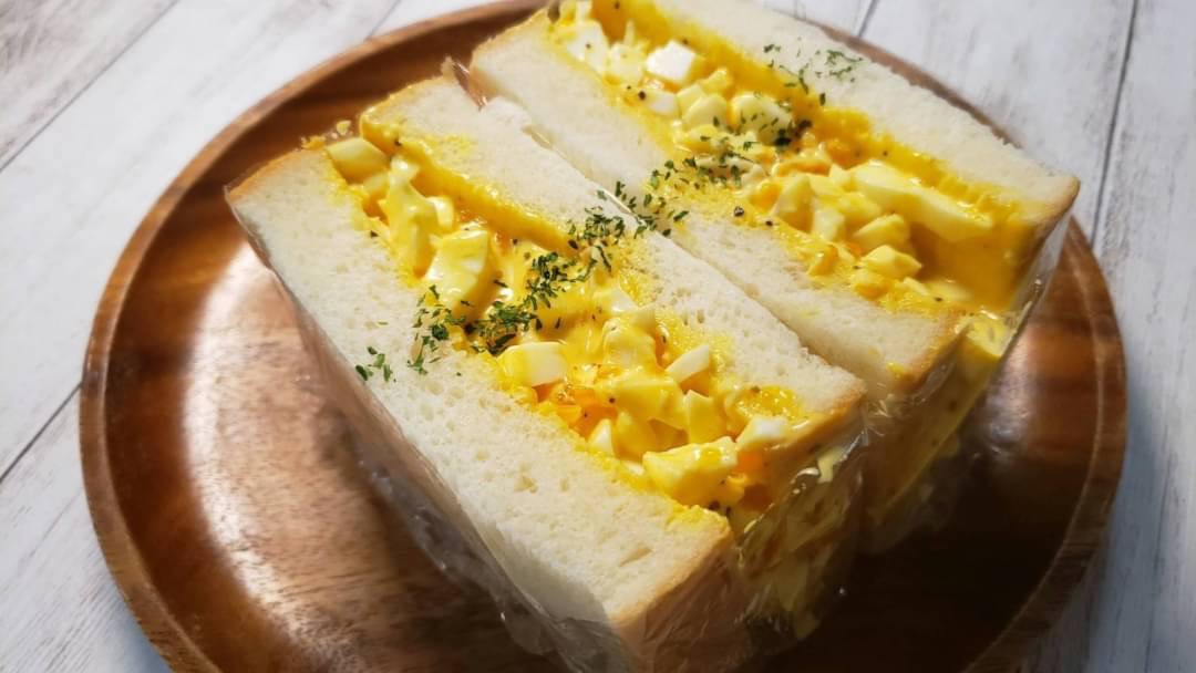   バターを使って濃厚にコク深く仕上げたタマゴフィリングが至福の時へと誘います  フォロワーさんからもかなり評判のレシピで飛べますから一緒に飛びましょう