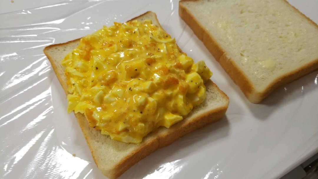   バターを使って濃厚にコク深く仕上げたタマゴフィリングが至福の時へと誘います  フォロワーさんからもかなり評判のレシピで飛べますから一緒に飛びましょう