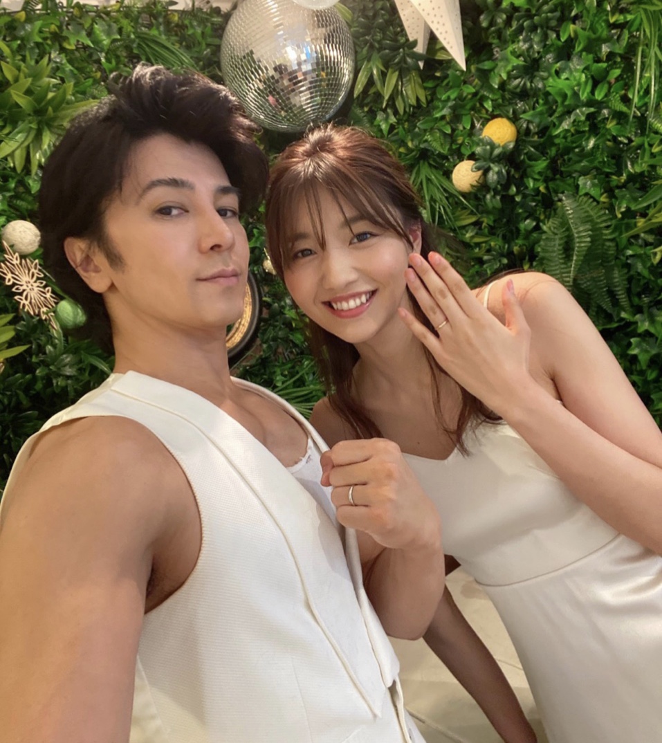 武田真治、モデル・静まなみと結婚 💐 【コメント全文】 双方の事務所によると、2人は歯医者の患者と歯科衛生士として出会い、その後交際に発展
