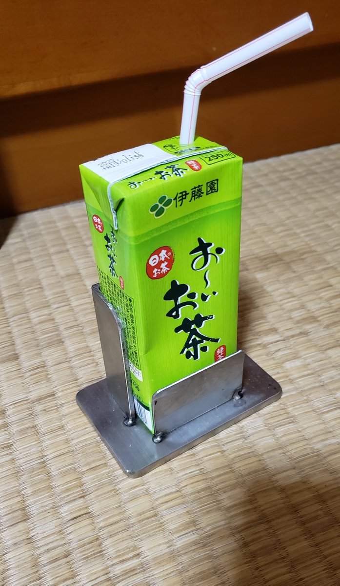 実家、鉄工所なのだが、久々に帰ったら親の寝室にすごいモン作って置いてあった