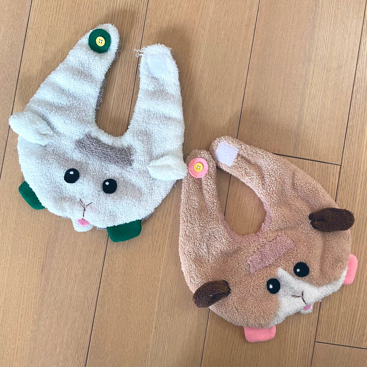 タオル地でふわふわ☁️ 引っ張られてもみくちゃになるとらしさが増すねw #モルカー 