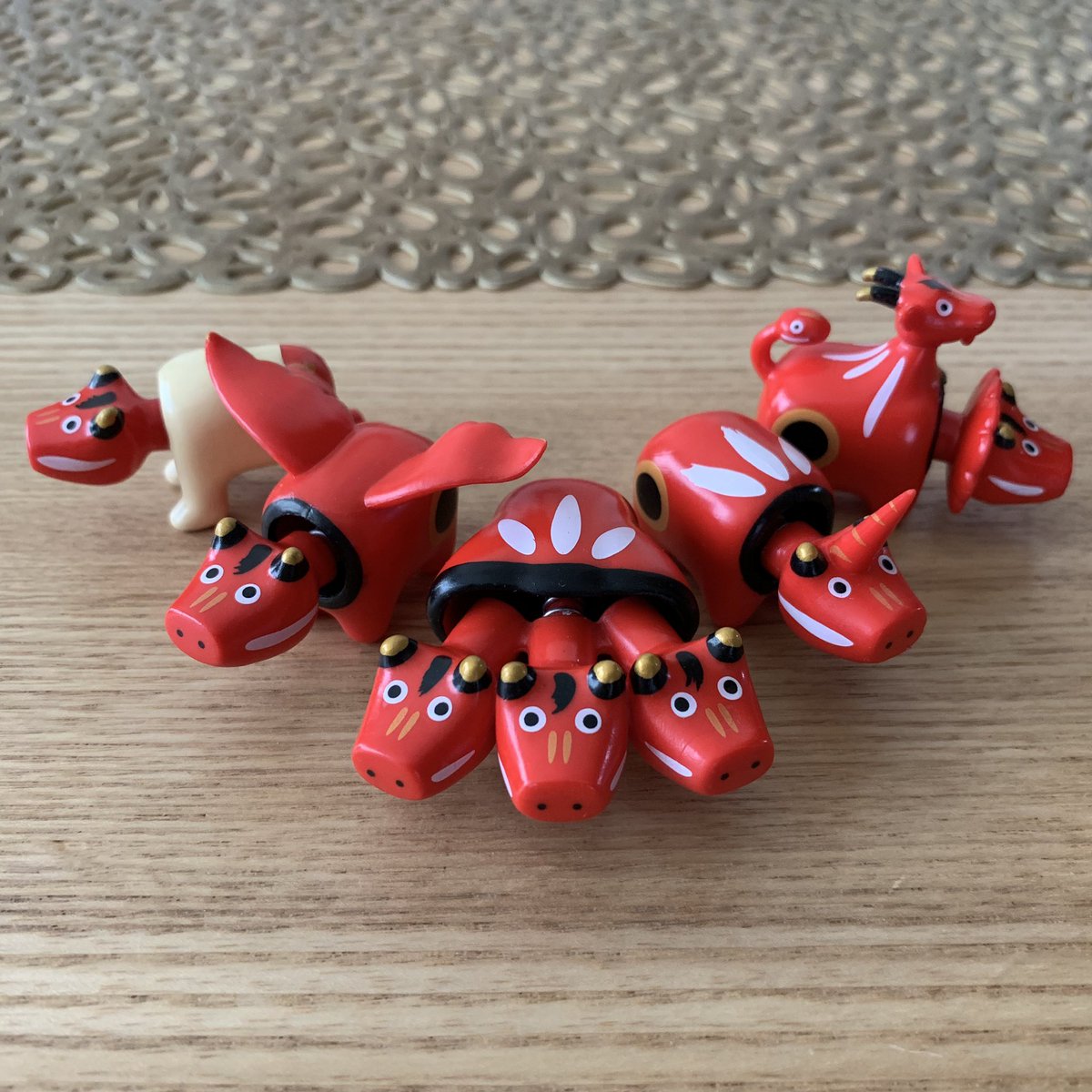 禁断の赤ベコ魔改造シリーズが、8月にクオリアさんのカプセルトイとして生まれ変わります