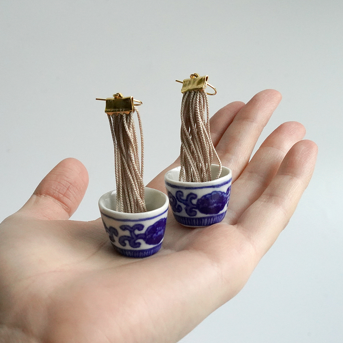 【ツタンカーメン堂の新春秘宝展】 ツタンカーメン堂 「蕎麦猪口ピアス」  蕎麦好きにはたまらないピアスです