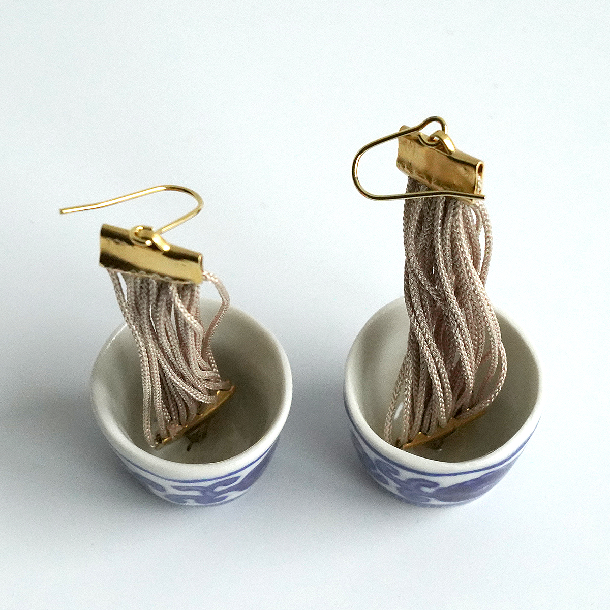 【ツタンカーメン堂の新春秘宝展】 ツタンカーメン堂 「蕎麦猪口ピアス」  蕎麦好きにはたまらないピアスです