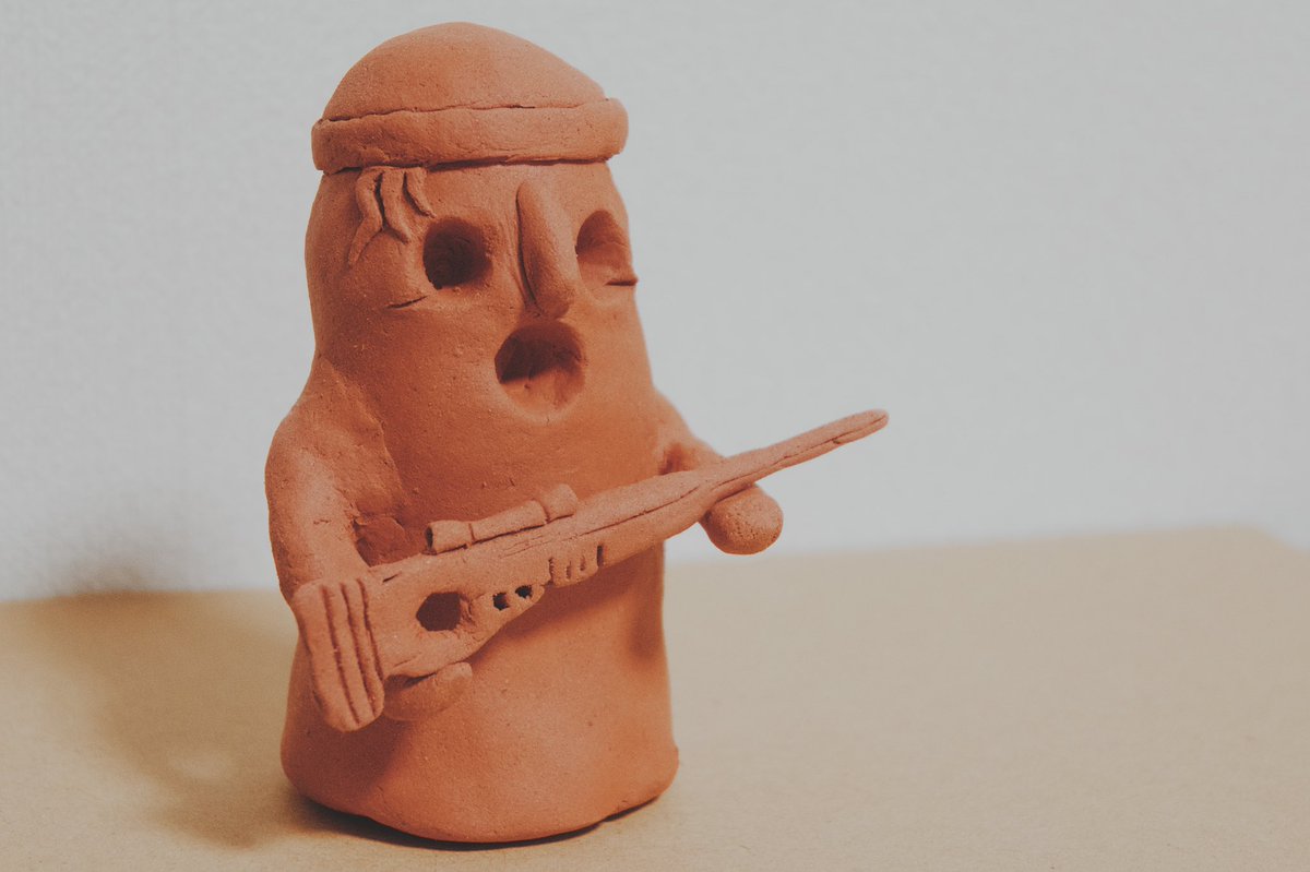 何を言っているか分からないと思いますが、赤井秀一の埴輪を作ったので見てください 