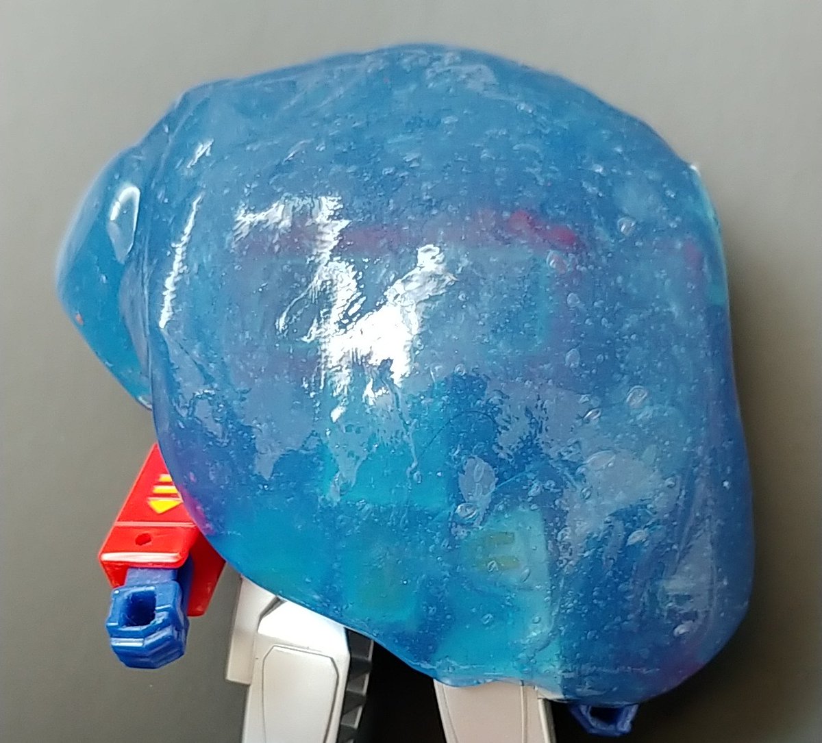 ダイソーで買ったキーボード用のジェルクリーナー おもちゃの埃取りに最高かよ 