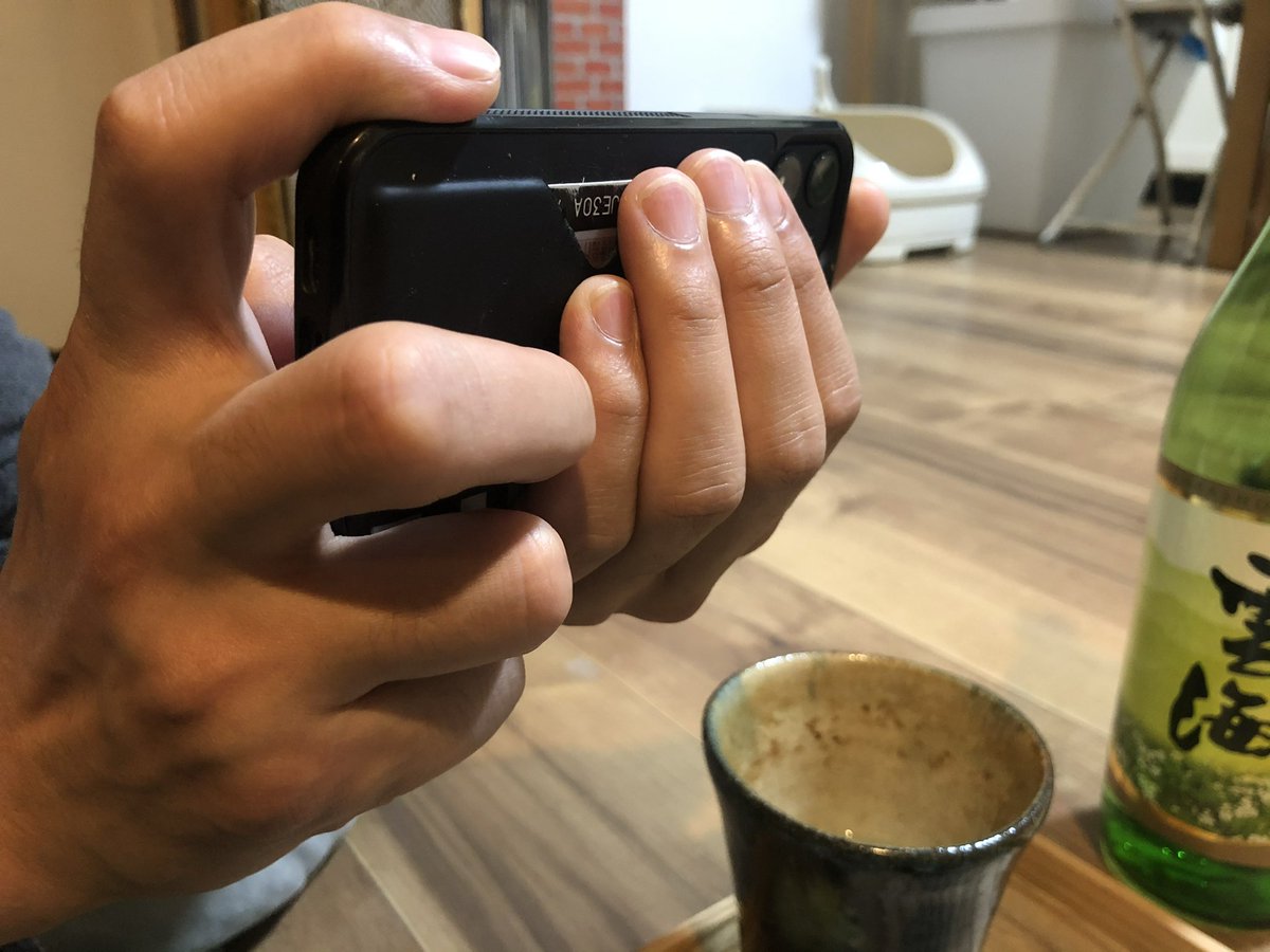 レンズに重ならないし当たり前っぽい