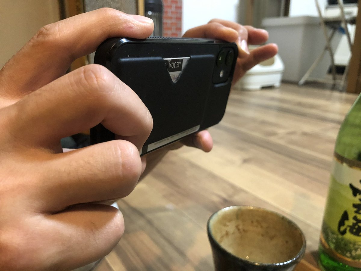 レンズに重ならないし当たり前っぽい