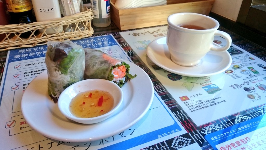 Twitterの皆さん…助けて下さい…千葉県市川市、本八幡駅の近く、ワンアンホアセンというベトナム料理店がコロナでお客様が減ったために閉店寸前に追い込まれています…メニューが豊富…フォーだけじゃない…声帯が津田健次郎さんそっくりな店長が快く迎えてくれます…ぜひ…行って下さい… #拡散希望 