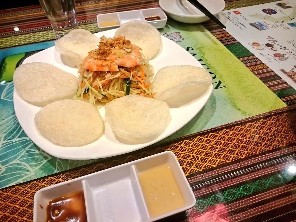 Twitterの皆さん…助けて下さい…千葉県市川市、本八幡駅の近く、ワンアンホアセンというベトナム料理店がコロナでお客様が減ったために閉店寸前に追い込まれています…メニューが豊富…フォーだけじゃない…声帯が津田健次郎さんそっくりな店長が快く迎えてくれます…ぜひ…行って下さい… #拡散希望 