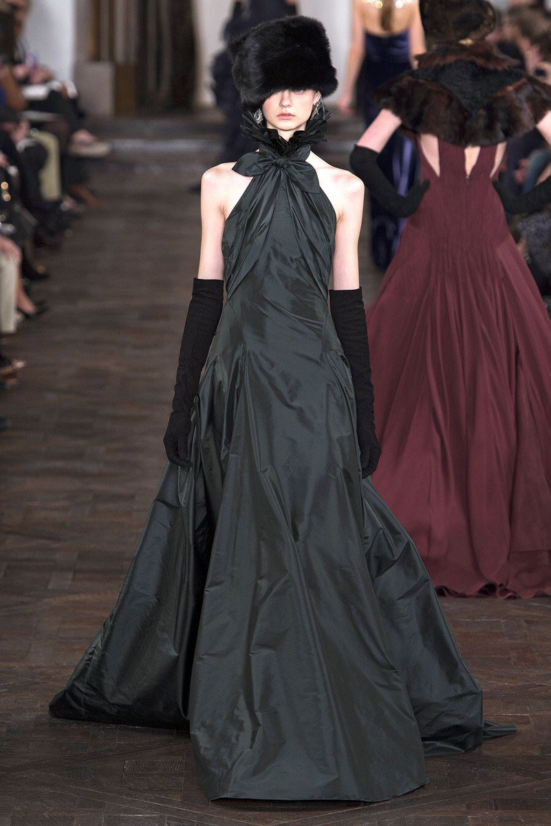   モデルのNastya Kusakina(ナスティア・クサキナ)も大変麗しい…