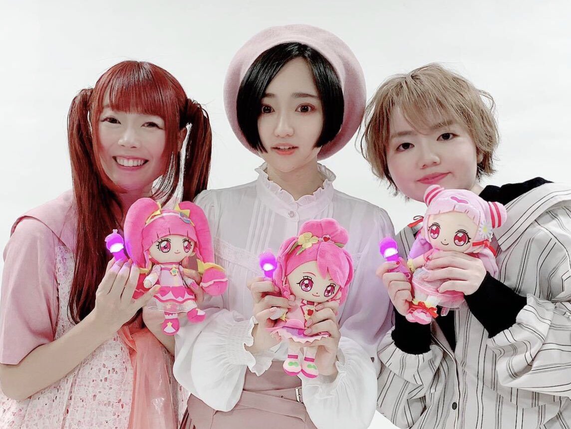 ＼📣🌸集合〜っ⏰✨／ 今日は取材日だったよ📝💨  #キュアグレース 役の #悠木碧 さん❣️ #キュアスター 役の #成瀬瑛美 さん❣️ #キュアエール 役の #引坂理絵 さん❣️  #映画プリキュア の話と、 今日からスタートした  #ヒープリ の話で大盛り上がり💗✨  休憩前の3人をパシャり📸✨ 