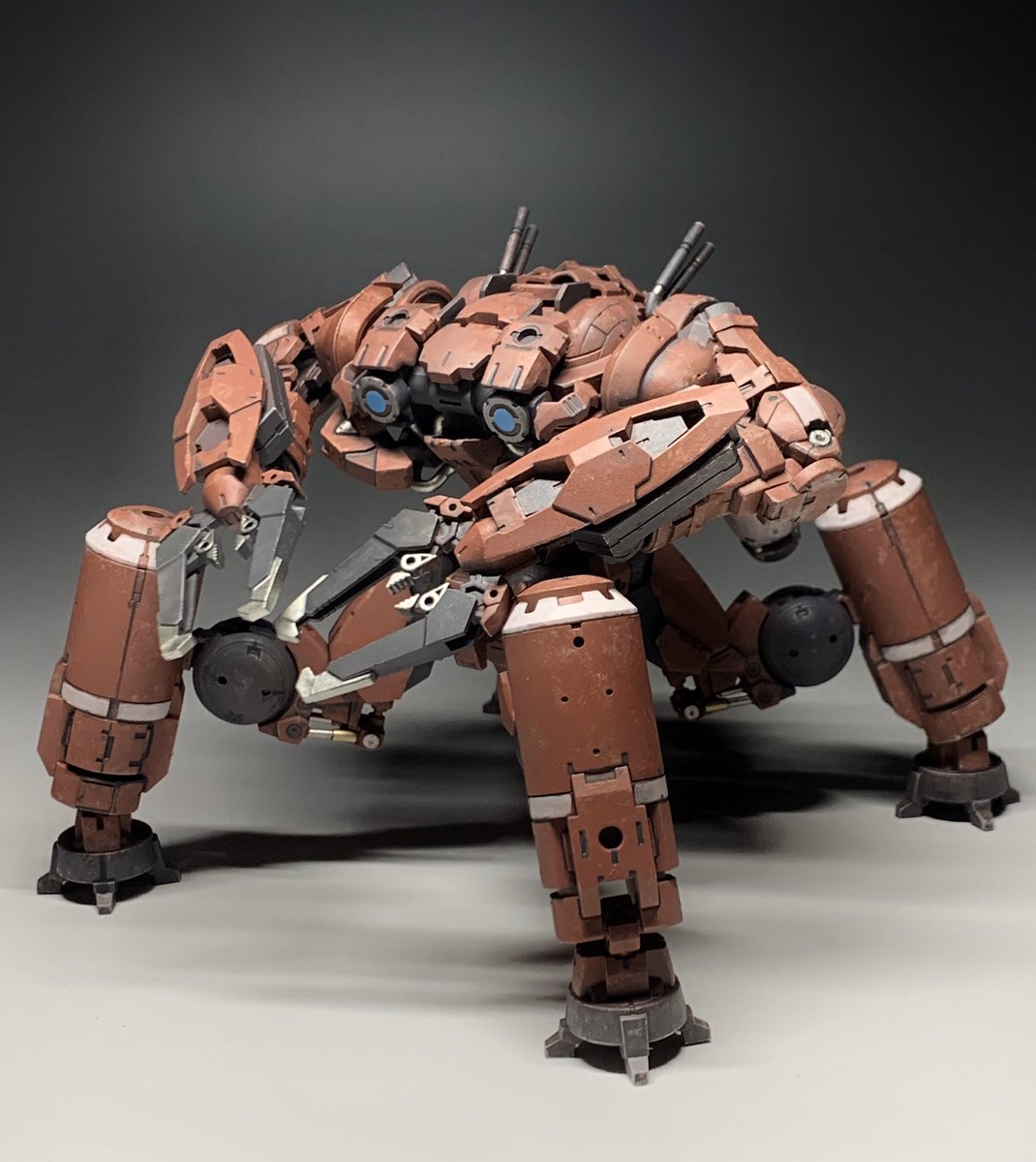 《ポルタラバ》  バイロン軍が地球上の生物にヒントを得て開発した水陸両用EXM