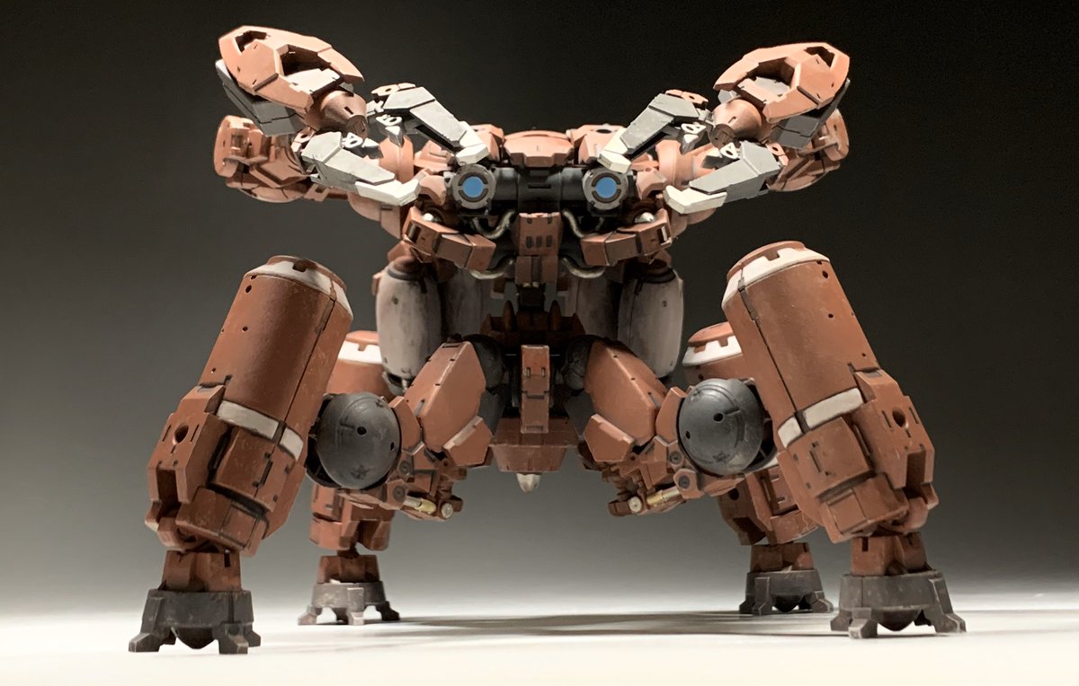 《ポルタラバ》  バイロン軍が地球上の生物にヒントを得て開発した水陸両用EXM