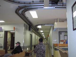 当時は斬新なアイディアだったんだろうけど、今やカルテもオンラインで繋がってるのであまりのアナログっぷりに驚いた