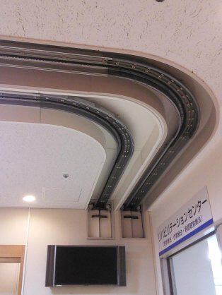 当時は斬新なアイディアだったんだろうけど、今やカルテもオンラインで繋がってるのであまりのアナログっぷりに驚いた