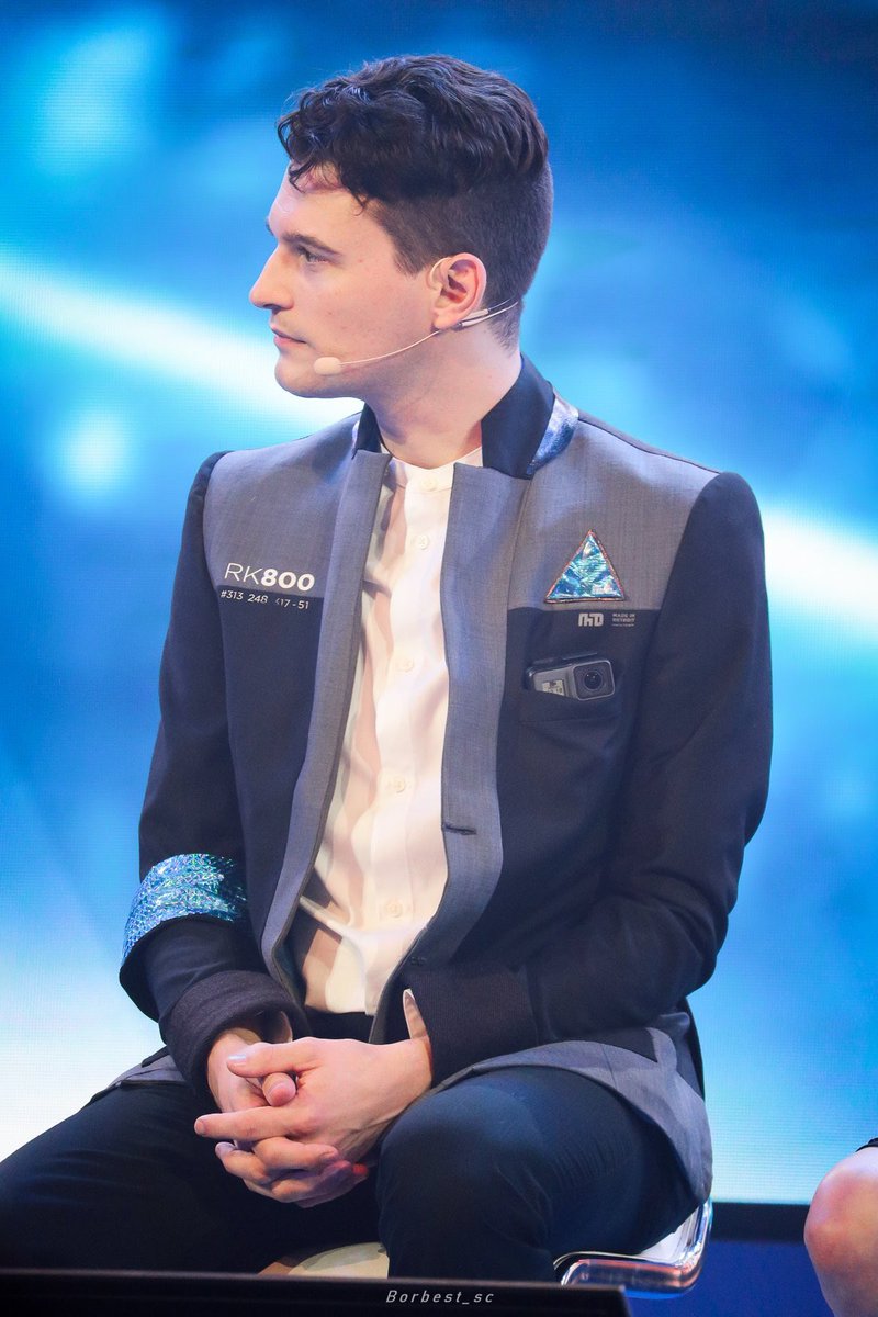 デトロイト市警がトレンド入りしてるけどゲームと現実の境目が曖昧になる画像がコレ  