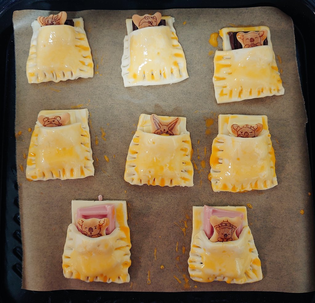 くまのお布団パイをコアラのマーチでやったら焼死体になった 