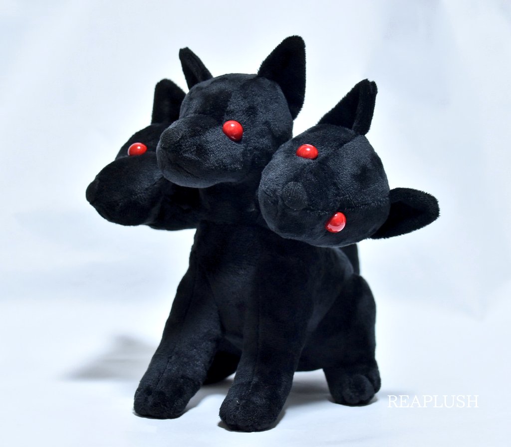 ケルベロスのぬいぐるみ作りました🐶 