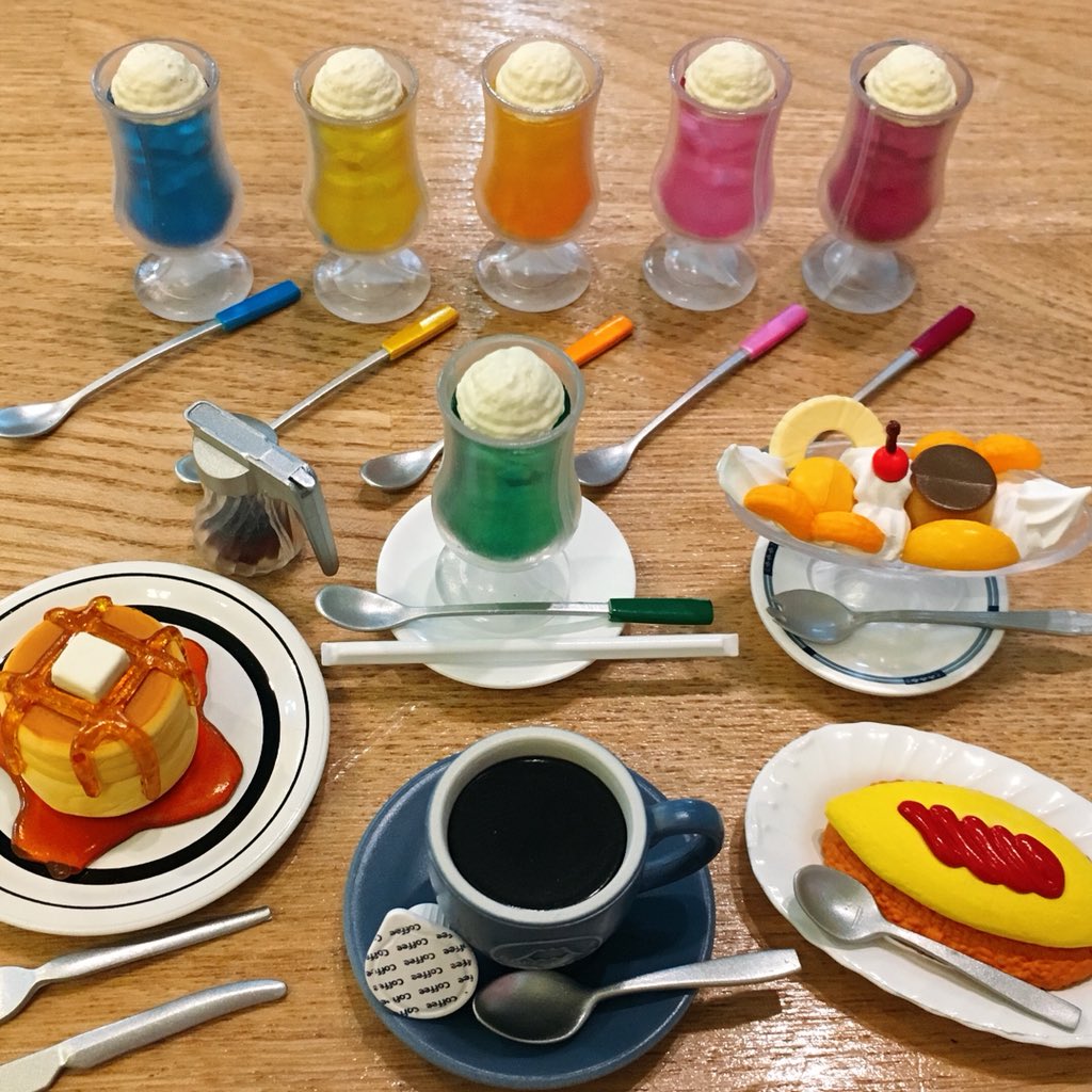 紙ナプキンを模したちらしも最高に素晴らしいので手にしてほしく、まず神保町トロワバグ三輪さんのご厚意でお店に置かせて頂きましたので気になる方は是非