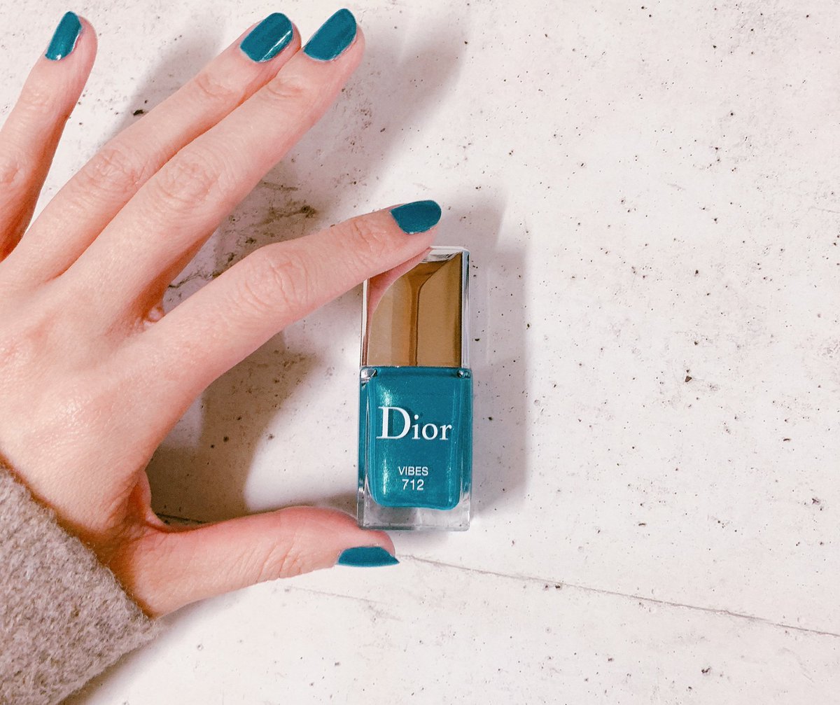 ついに松井くんとお揃いの色のネイルに辿りついた…