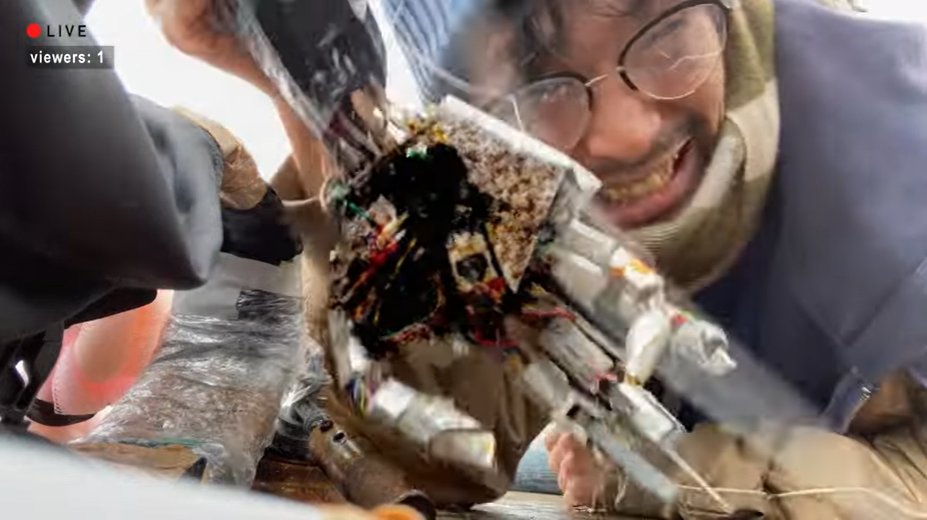 荒廃したポストアポカリプスな日本で生き残った配信者が旅する話