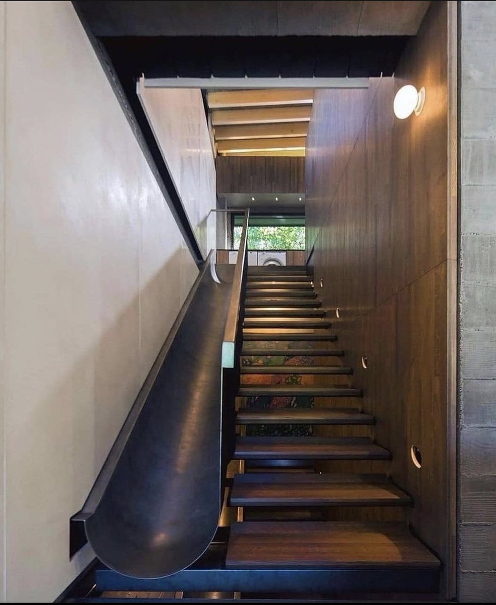 こーいうシンプルで遊び心のある家を作りたくて建築学生になりました。 