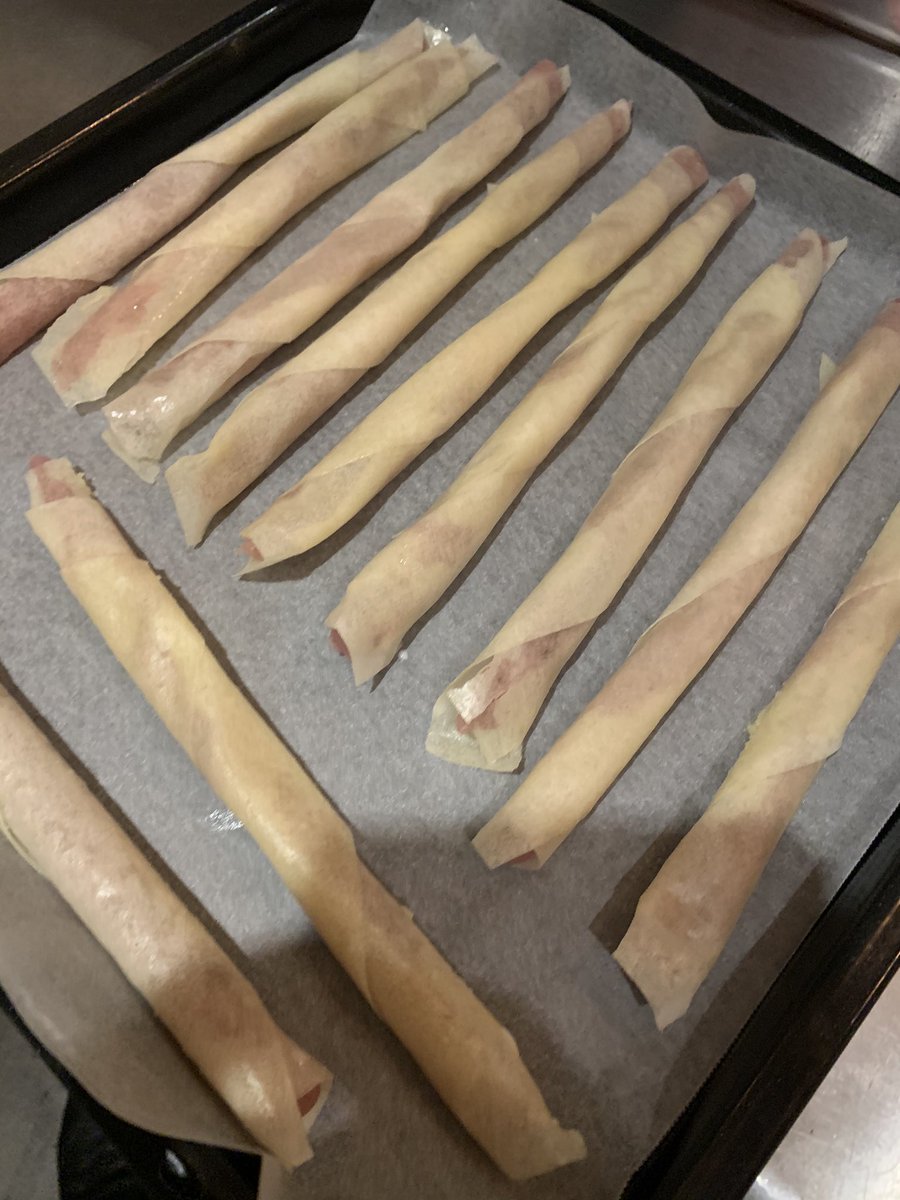 溶かしバター塗った春巻きの皮で あんこを巻いて、200℃のオーブンで10分焼くの絶対に辞めてください