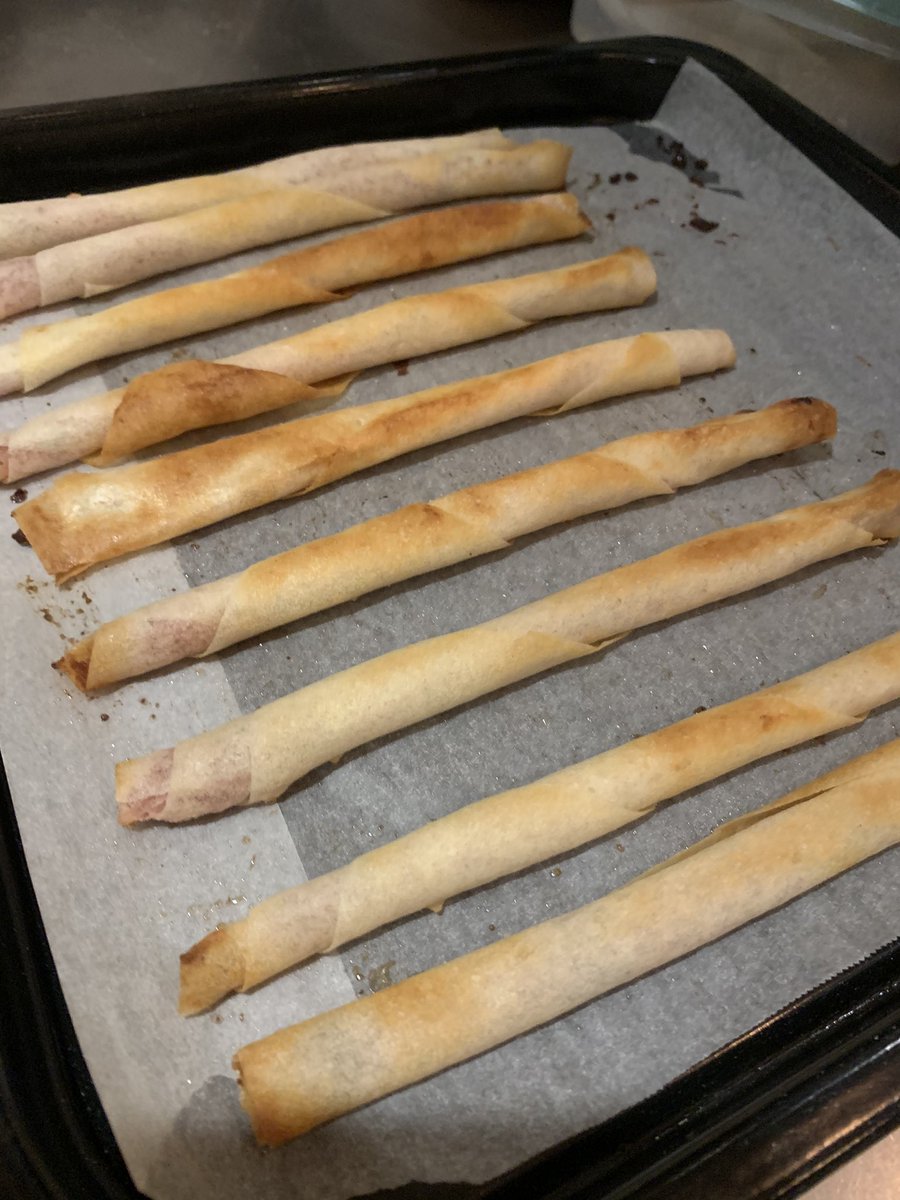 溶かしバター塗った春巻きの皮で あんこを巻いて、200℃のオーブンで10分焼くの絶対に辞めてください