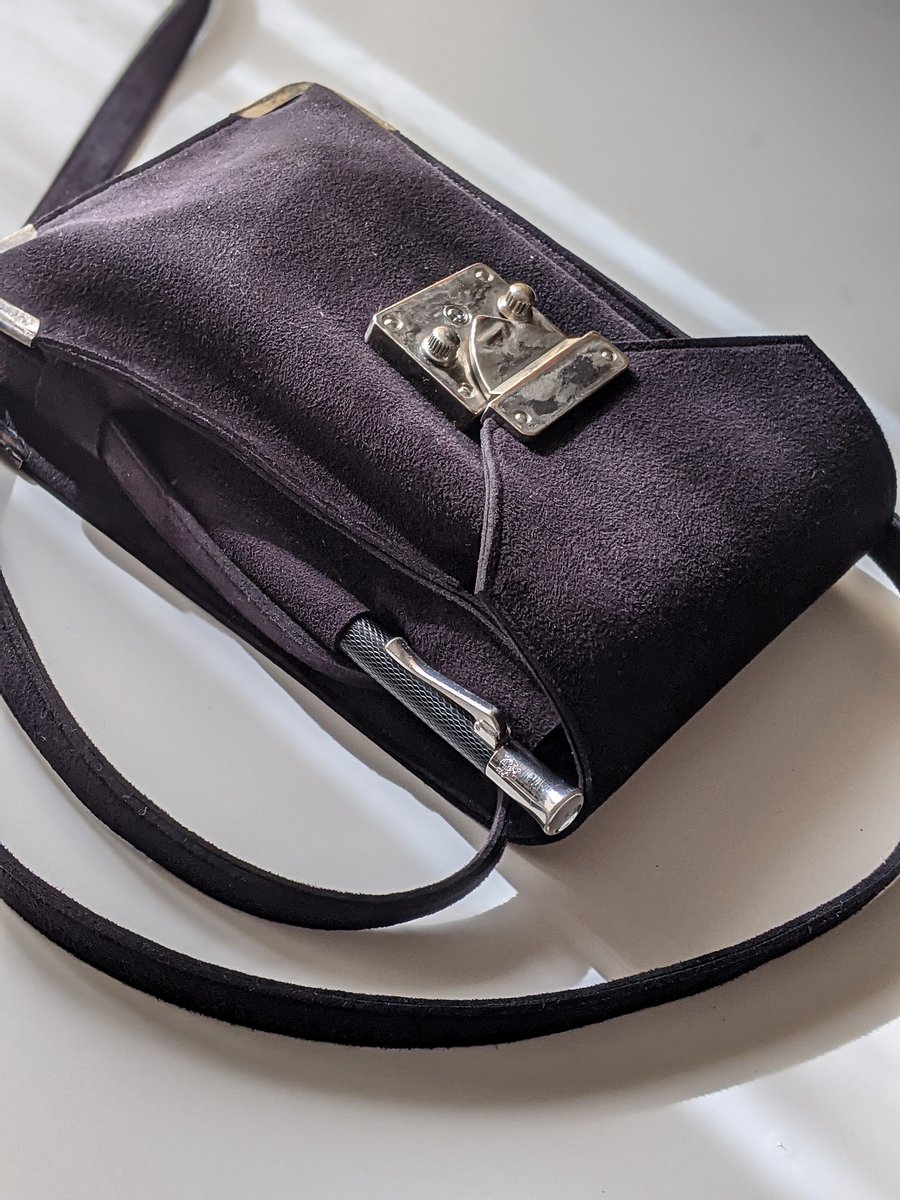  私はスエード素材で製作してみました  DLは下記URLよりお願いします  