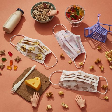 パステルカラー、Blue Mondayと書かれたユーモアなもの、お菓子の柄などデザインも様々